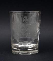 <b>Becherglas mit Wappen</b>