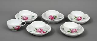 <b>Sechs Tassen mit fünf Untertassen</b>