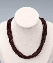 <b>Halskette/ Kropfkette Granat</b>