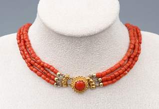 <b>Kette/ Kropfkette Koralle</b>