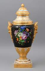 <b>Große Prunk-Deckelvase datiert 1855</b>