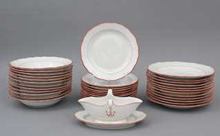 <b>Großer Posten Teller und eine Sauciere, Meissen</b>