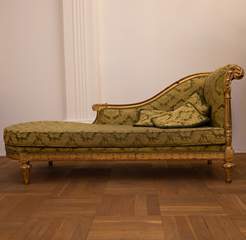 <b>Großes Chaiselongue im Louis-XVI-Stil</b>