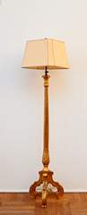 <b>Große Stehlampe im Louis-XVI-Stil</b>