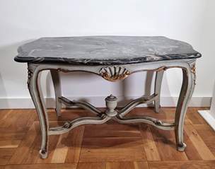 <b>Zierlicher Barocktisch</b>