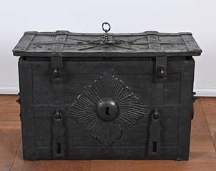 <b>Eisenkasse, sog. Regimentskasse </b>