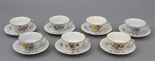 <b>Sieben Tassen mit Untertassen Meissen</b>