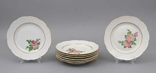 <b>Acht Speiseteller Meissen, Hausmalerdekor</b>