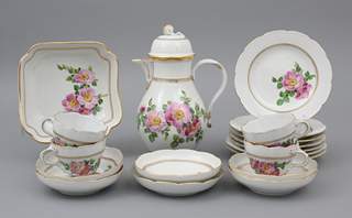 <b>19 Kaffeeservice-Teile mit Wildrosendekor, Meissen</b>