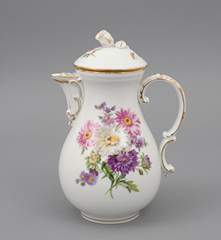 <b>Kaffeekanne mit Hausmalerdekor, Meissen</b>