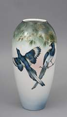<b>Hohe Vase, Eichwald, Unterglasurdekor</b>