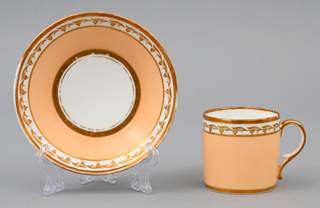 <b>Klassizistische Tasse mit Untertasse, Paris</b>