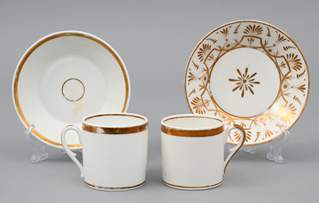 <b>Zwei Tassen und zwei Untertassen, um 1800</b>