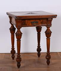 <b>Gründerzeit-Spieltisch</b>