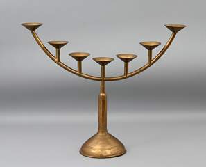 <b>Siebenflammiger Leuchter im Bauhaus-Stil</b>