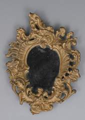 <b>Kleiner Wandspiegel im Rokoko-Stil</b>
