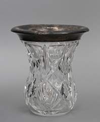 <b>Prächtige Kristallvase mit Silbermontierung</b>