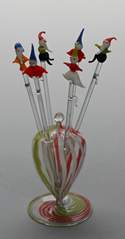 <b>Sechs Bowlespieße im Ständer</b>