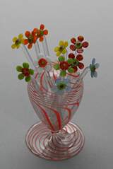 <b>Elf Bowlespieße im Ständer, Lauschaer Glas</b>