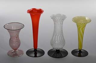 <b>Vier Art déco-Vasen, Lauschaer Glas</b>